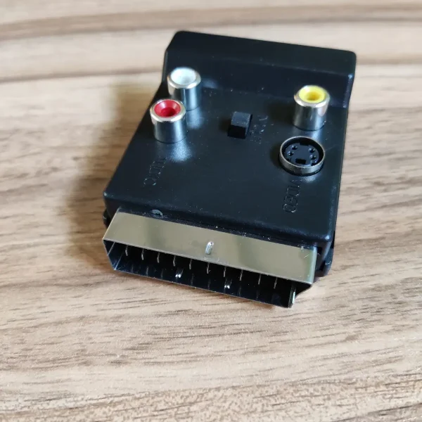 Adaptateur et convertisseur Péritel / RCA+S-VHS IN/OUT – Image 2